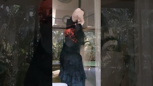 5 formas de usar un Mantón de Manila flamenco ! смотреть онлайн