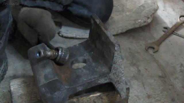 5≛ Стучит возле переднего колеса. Одна из причин стука передней подвески. смотреть онлайн