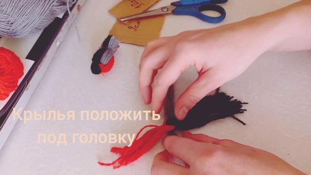 Снегирь из ниток #поделкисдетьми смотреть онлайн