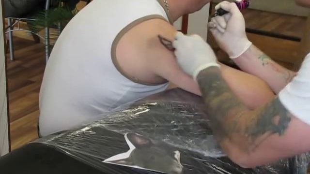 Tatoosession with Peter from KunstWerk Tattoo Berlin part2 смотреть онлайн