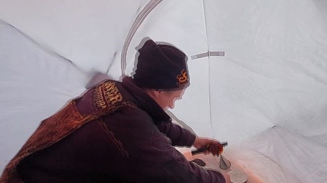 Зимняя рыбалка на Минском море. Морская плотва. Ловля плотвы в феврале. Подледная рыбалка. смотреть онлайн