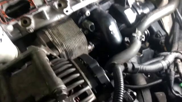 Audi Q5 vasamento bomba de água. смотреть онлайн