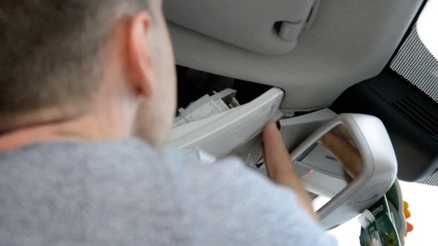 How to (DIY) Remove or Replace front Dome Light Mercedes C Class w204 2012 смотреть онлайн