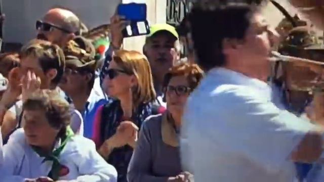 La ministra Pinotti ed il governatore Zaia presenti all'Adunata смотреть онлайн