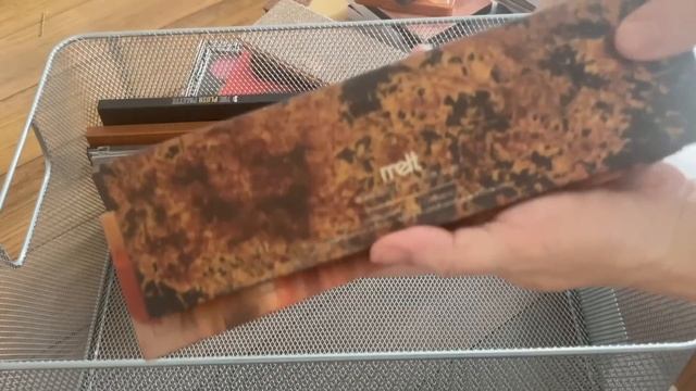 MASSIVE EYESHADOW PALETTE DECLUTTER 2023 | Saying Goodbye To Old Favorites! смотреть онлайн