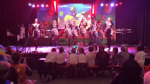 Blue Diamonds - Showtanz 2017 смотреть онлайн