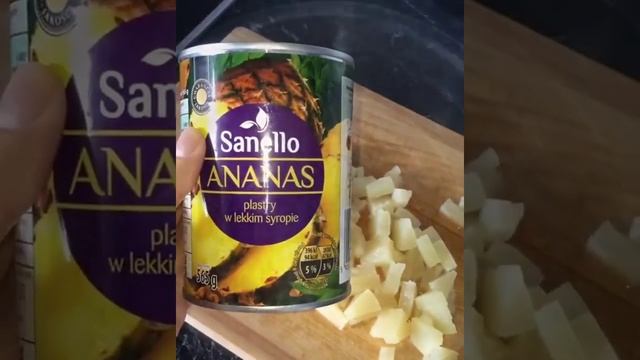 Слоеный салат с ананасами смотреть онлайн