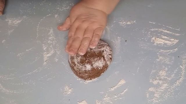 Такой простой домашний десерт из ржаной муки и какао, просто тает во рту. смотреть онлайн