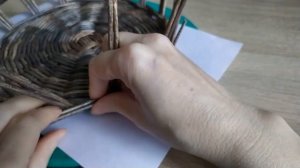 Плетение корзинки из  бумаги для новичков