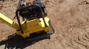 Бензиновая реверсивная виброплита tss-wp170L массой 161кг.