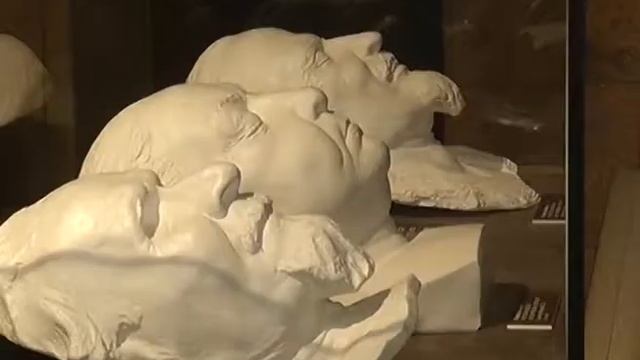 "Пантеон вождей" - экспозиция посмертных масок в Горках Ленинских смотреть онлайн