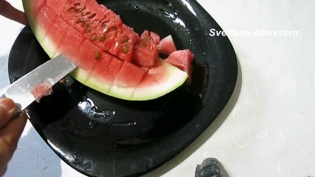 НАРЕЗАЕМ АРБУЗ КРАСИВО и БЫСТРО ОРИГИНАЛЬНАЯ НАРЕЗКА АРБУЗА для ГОСТЕЙ.для СЕБЯ ! смотреть онлайн