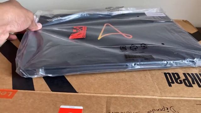 Lenovo Thinkpad Laptop P14s Unboxing (Intel Core i7) смотреть онлайн