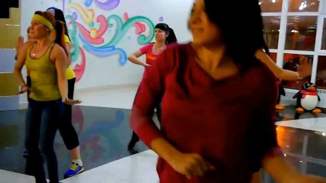 Sigue Moviendo, by Zumba®- 2015 New Year’s Original Video With Elena Maslova смотреть онлайн