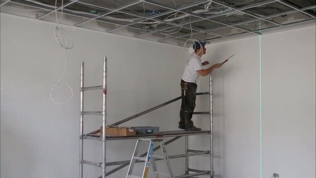 Suspended ceiling installations made easy with the Leica Lino L2P5G смотреть онлайн