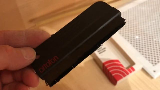 Негативный обзор на щёточку для винила Ortofon Carbon fiber record brush смотреть онлайн
