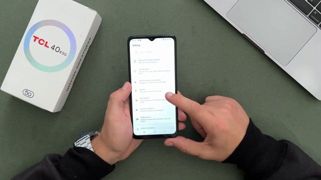 TCL 40R 5G: Ικανό σε λογικό κόστος смотреть онлайн