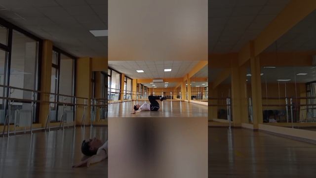Упражнения на пресс #растяжка #шпагат #гибкость #тренировка #продольныйшпагат #танцы #пресс #фитнес смотреть онлайн