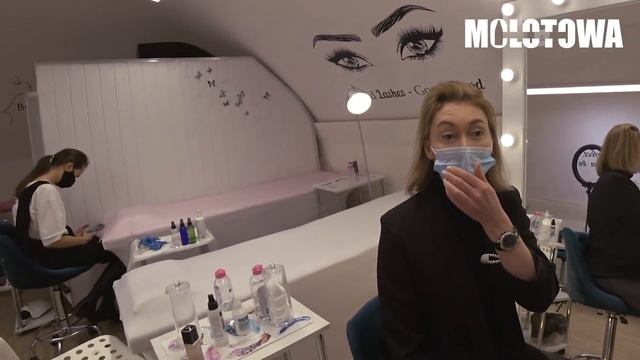 ОХРАНА ВЫКИДЫВАЕТ КЛИЕНТА ИЗ САЛОНА КРАСОТЫ / Треш-обзор салона красоты