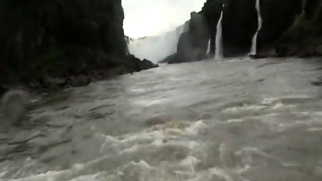 Я в Бразилии на водопадах Игуасу смотреть онлайн