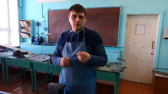 Гибка тонколистового металла и проволоки смотреть онлайн
