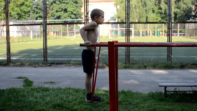 Как научиться отжиматься на брусьях? лучшие подводящие упражнения смотреть онлайн