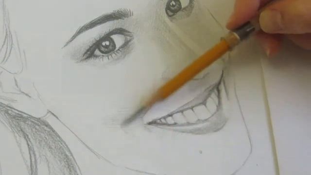 Рисуем карандашом улыбку Рейчел МакАдамс смотреть онлайн