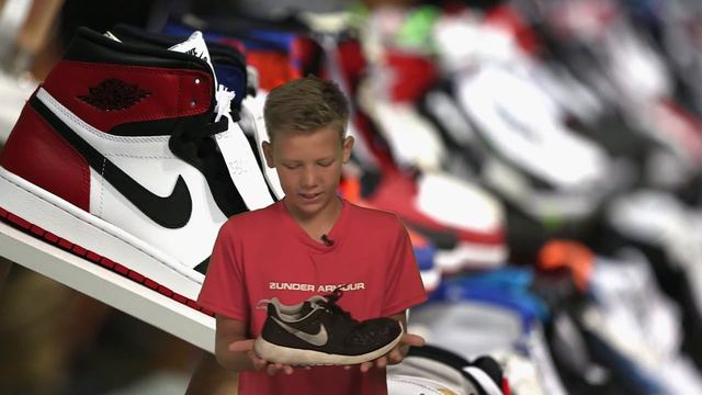 The Sneaker Kid - Nike Roshe Runs смотреть онлайн