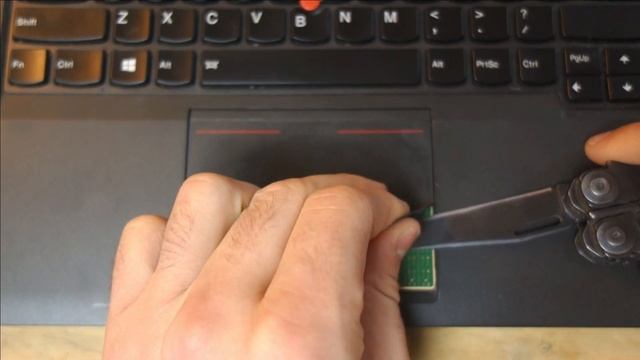HOW To Replace The Touchpad / Trackpad Sticker On ThinkPad T440, T440p, T440s, W540, T540P, W541
