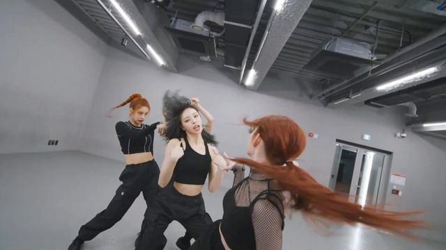 Мафия итзи зеркальный танец смотреть онлайн