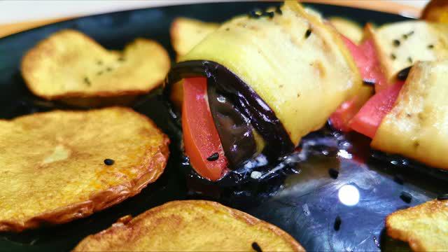 РУЛЕТИКИ ИЗ БАКЛАЖАНОВ