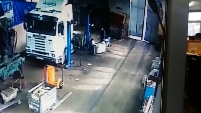 Заварили бензобак смотреть онлайн