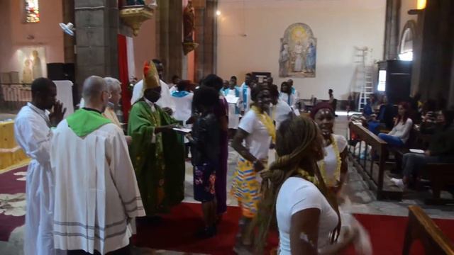 FILM VISITE SEM CARDINAL SAAR EN TUNISIE смотреть онлайн