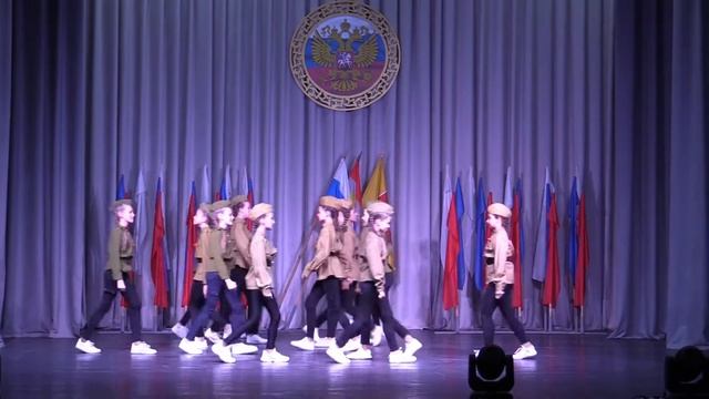 Танцевальный коллектив СЕРПАНТИН - День Победы смотреть онлайн