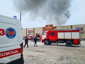 Два человека пострадали при пожаре на «Садоводе» / Город новостей на ТВЦ