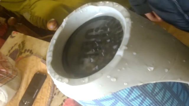 Залили колонку солоткую водою