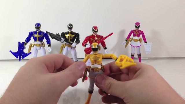 Review: Megaforce Ranger Figures (Power Rangers Megaforce)