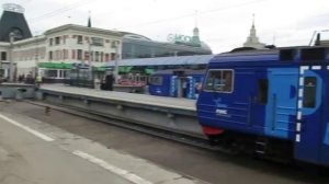 ...как объявляют поезда на Ярославском вокзале в Москве (август, 2016)...