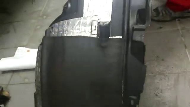 Процесс шумоизоляции колёсных арок Honda CR V смотреть онлайн