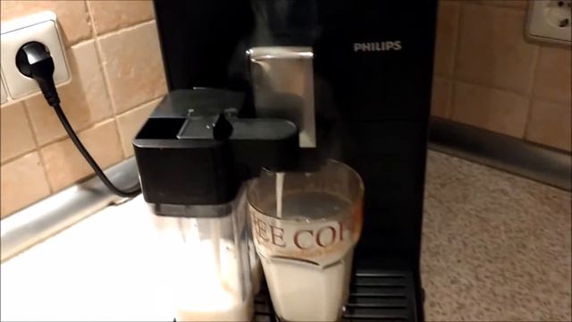 Cappuccino Zubereitung Philips Kaffeevollautomat HD8834/01 смотреть онлайн