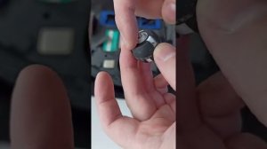 как почистить переднее колесико у робота-пылесоса, на примере eufy r450