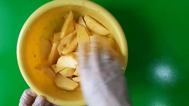 Ароматный картофель по - деревенски с хрустящей, румяной корочкой. смотреть онлайн