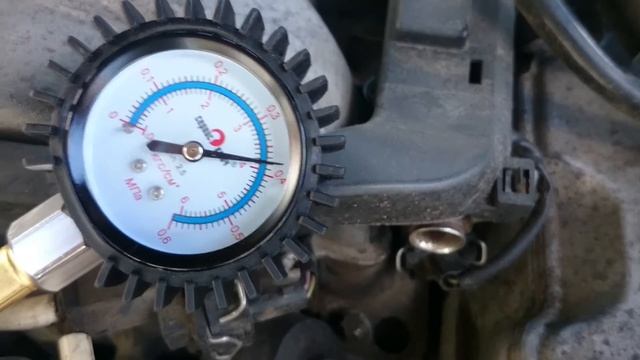 Замер давления топлива на Mercedes w210 M112 смотреть онлайн