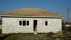 Секреты монтажа вальмовой крыши без косяков