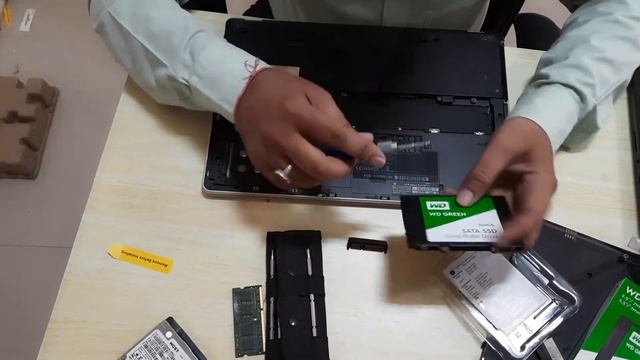 How To Upgrade SSD & RAM On HP EliteBook Folio 9470M смотреть онлайн