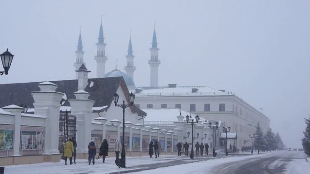 Первый снег . Погода в Казани . Татарстан . Кремль .Октябрь месяц . смотреть онлайн