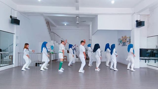 More Than Friends 2023 - Line Dance / Choreo by Ivy Chan Siew Lin (SG) - September 2023 смотреть онлайн