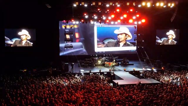Brad Paisley Live At Oslo Spektrum In Norway (Full Concert HD)