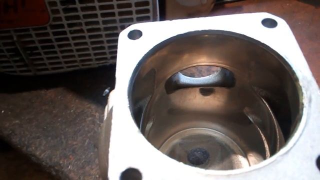 Особенности ремонта STIHL MS 440 Лайфхак с поршнем. смотреть онлайн