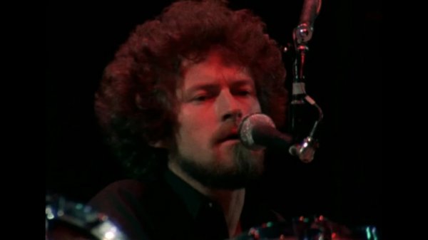  Eagles - "Hotel California" (Live 1977)